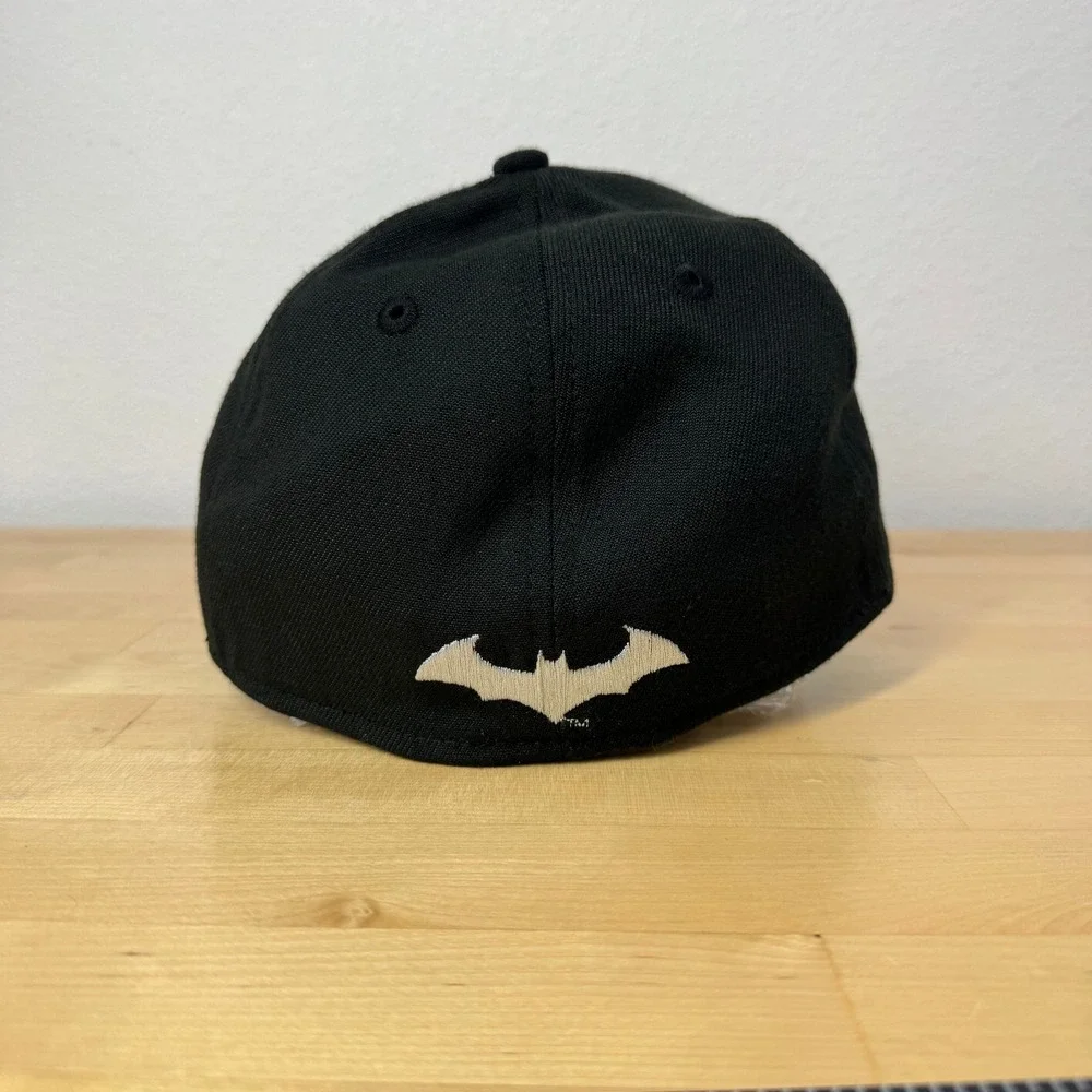 New Era Wayne Industries Batman 39THIRTY Stretch Fit Hat Black Mens M/L